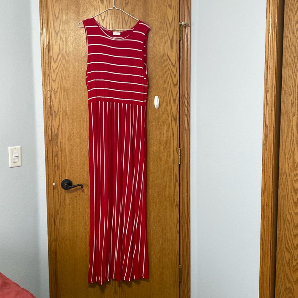 Women’s maxi dress w/pockets